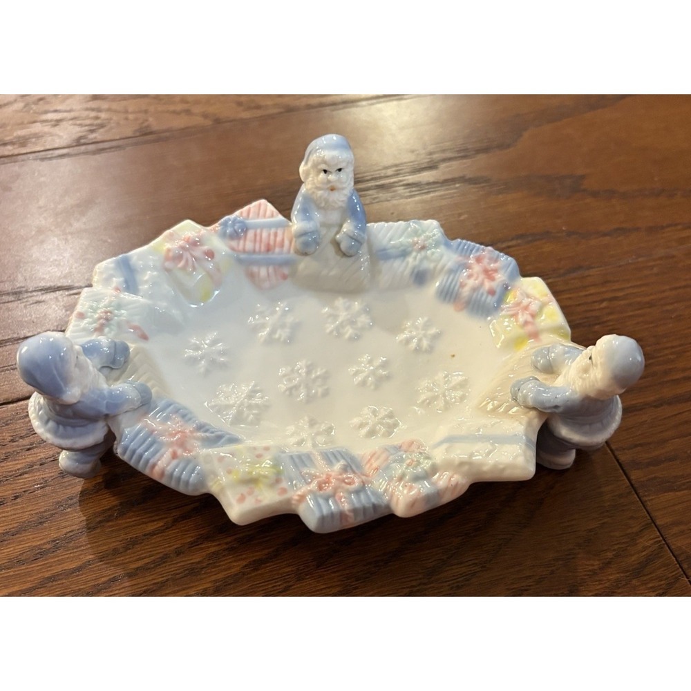 Vintage Christmas Soap Dish with 3 Santas Pastel Color K's Collection